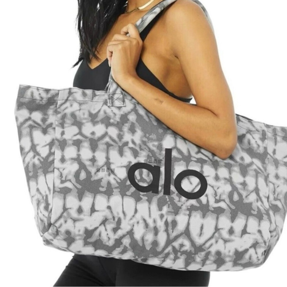 ALO Yoga Gray Tie Dye Canvas Large Carryall Tote Shopper Gym Bag NWT